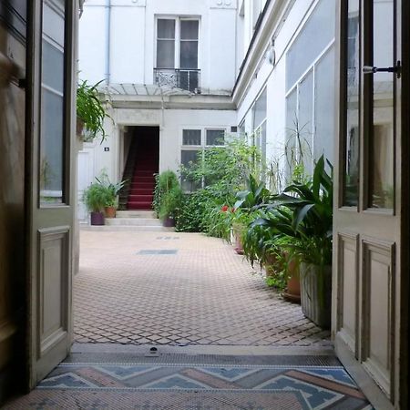 Notre Dame And River Seine Apartment Paris Exterior photo